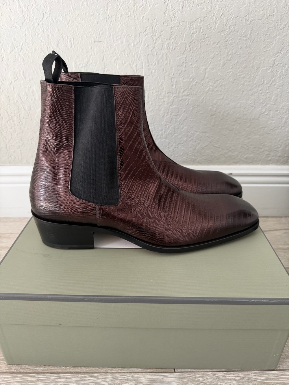 Tom Ford Burgundy croc Texture Leather Chelsea Boots metallic rose gold men 11.5